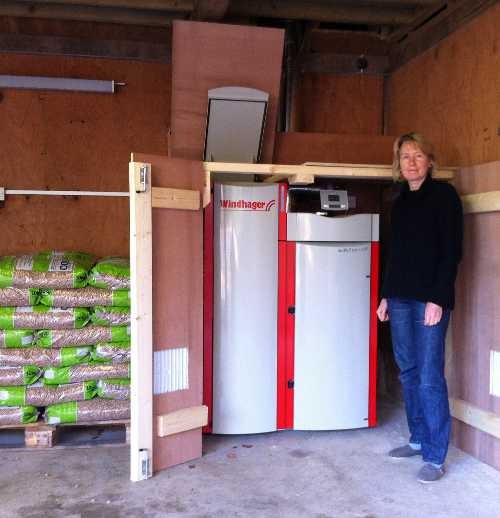Instalar una caldera de biomasa: como es realmente€
€