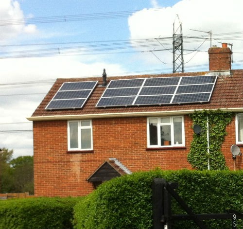 La energía solar fotovoltaica sigue siendo una de las mejores inversiones que existen, dicen los organismos comerciales€
€