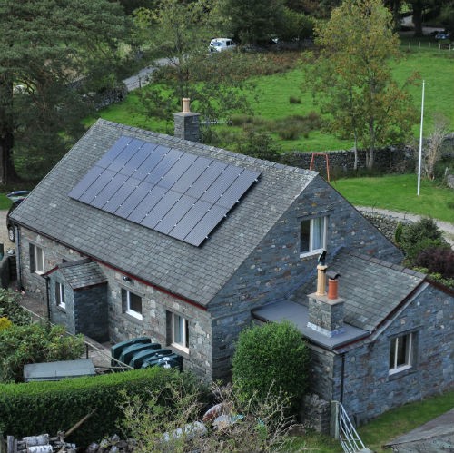 NIROC: explicación del incentivo financiero para la energía solar fotovoltaica en Irlanda del Norte€
€