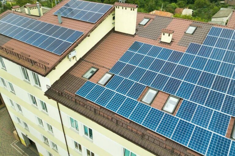 Todo lo que debes saber sobre la instalación de paneles solares en tu piso
